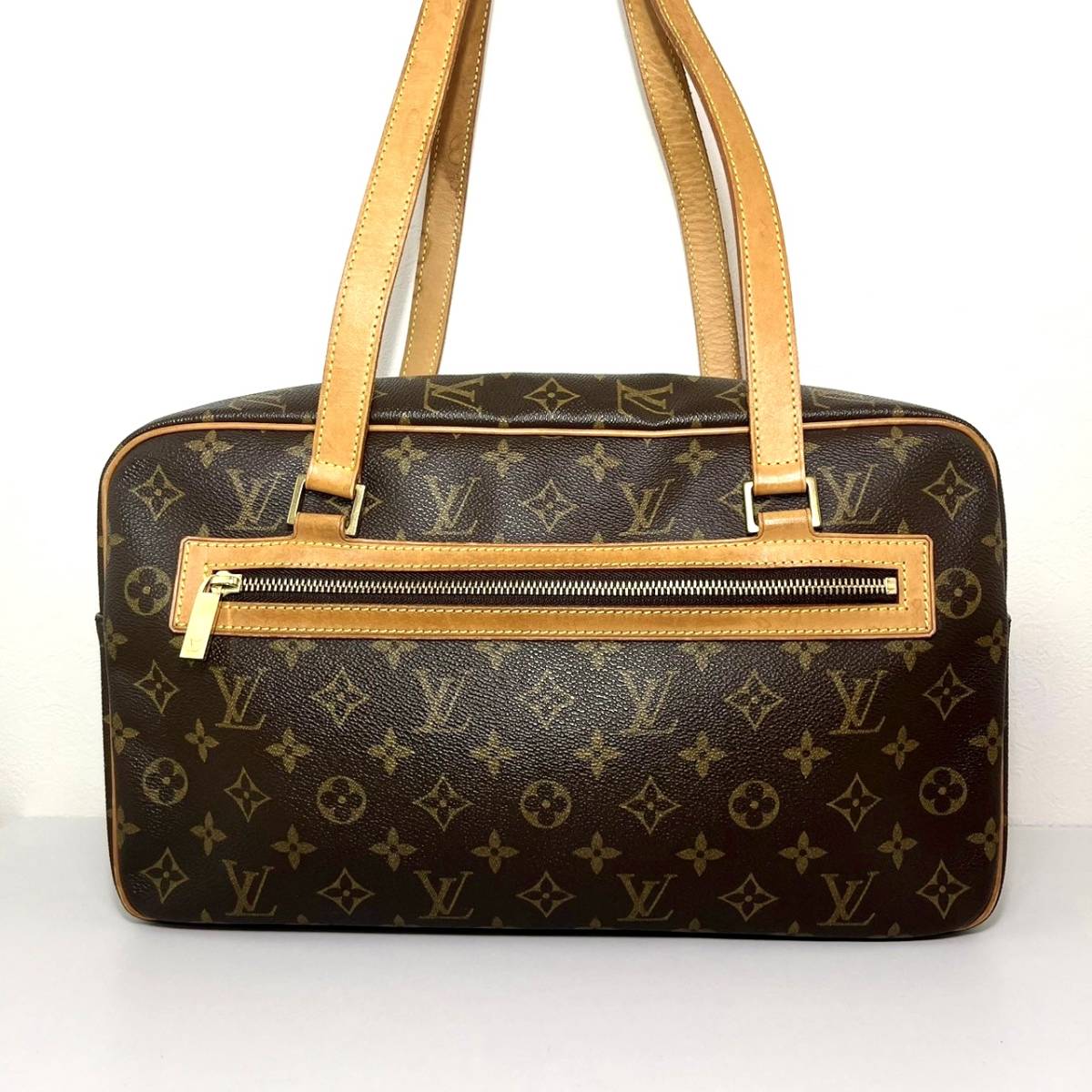 【極美品】Louis Vuitton ルイヴィトン シテGM ハンドバッグ