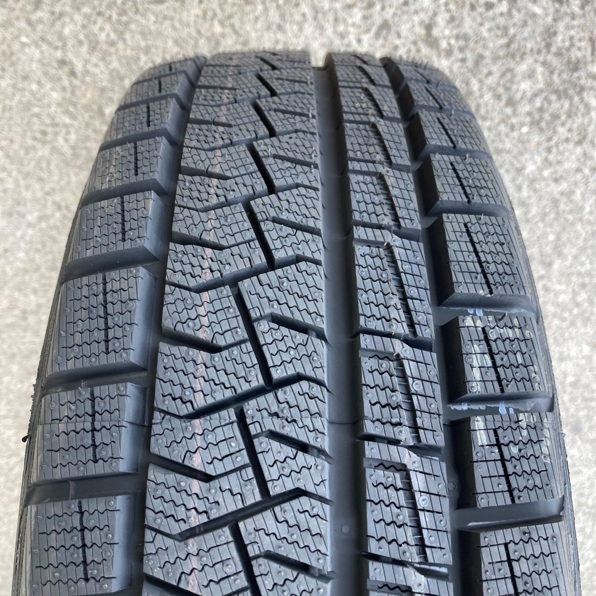 送料無料 新品 4本セット (LL0003.8) 165/55R14 72Q PIRELLI ICE ASIMMETRICO スタッドレスタイヤ 2021年　165/55/14_画像2