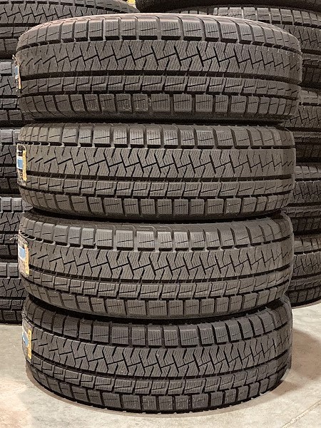 送料無料 新品 4本セット (ML0001.8) 175/65R14 82Q PIRELLI ICE ASIMMETRICO plus 2023年製造 屋内保管 スタッドレス 175/65/14_画像1