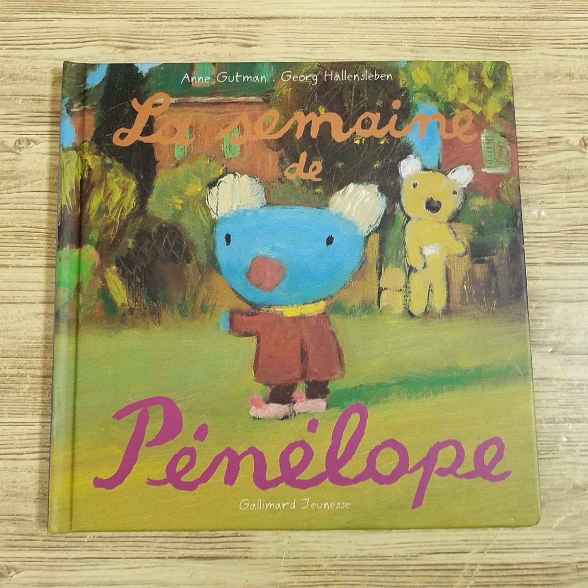 外国語絵本[ペネロペ フランス語版 La semaine de Penelope] 洋書 きょうはなにするの、ペネロペ【送料180円】_画像1