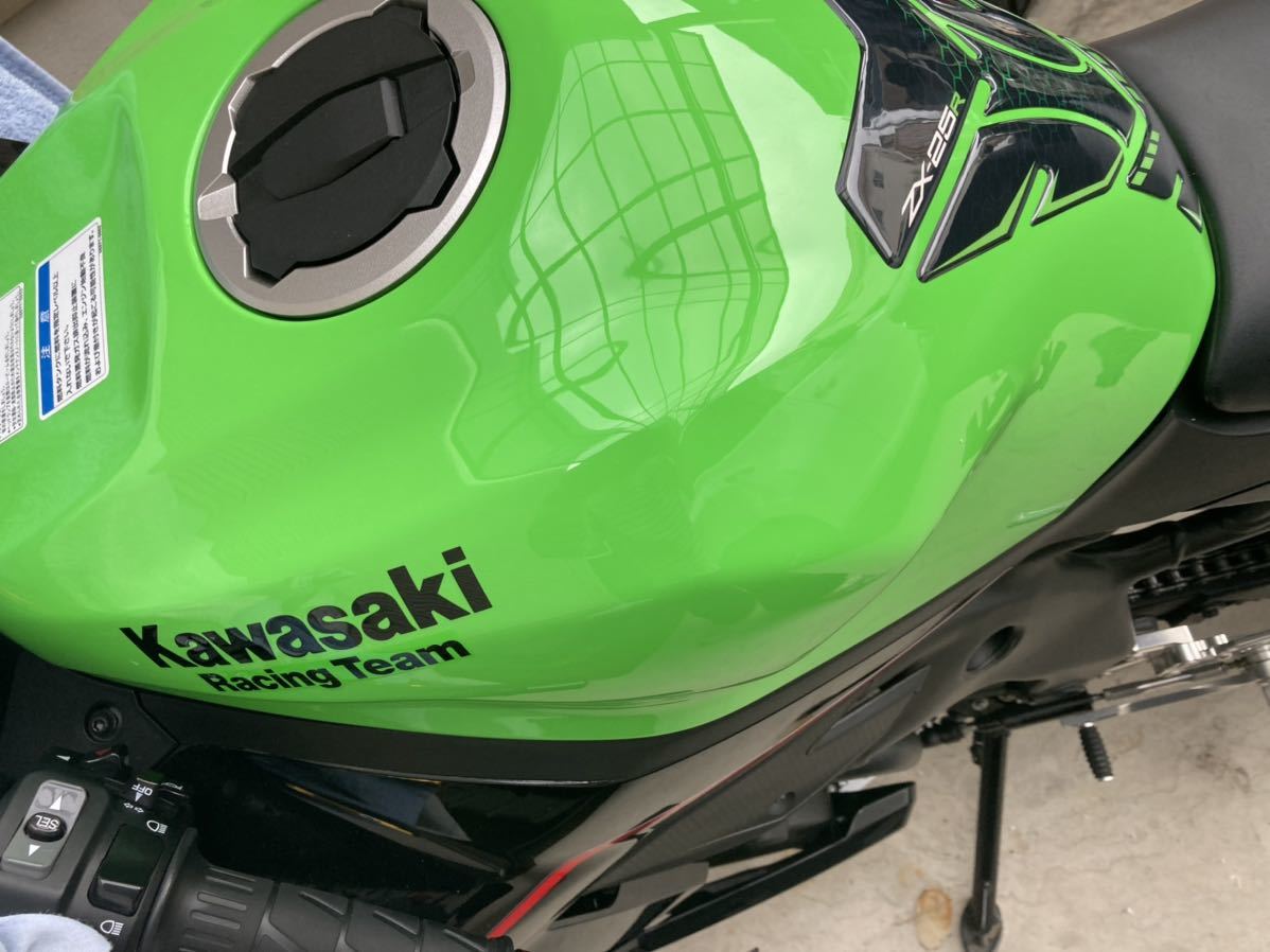 カワサキ　ZX25R タンクパット_画像7