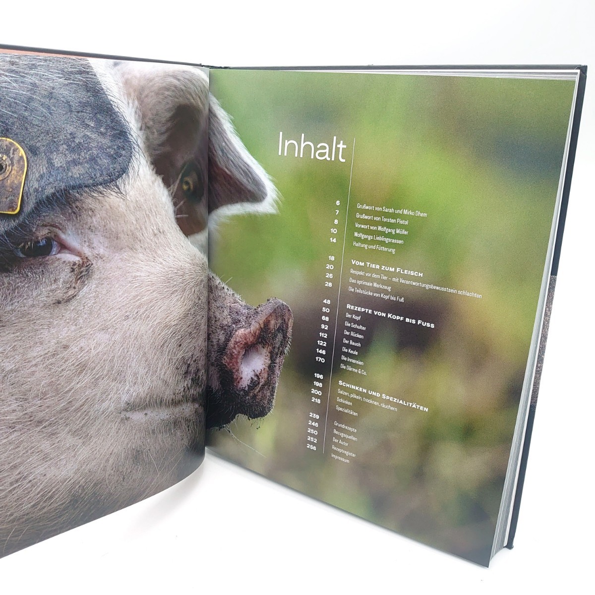SCHWEIN : VON KOPF BIS FUSS DAS KOCHBUCH シュヴァイン ハードカバー 本 洋書 海外 ドイツ語 ポーク 豚肉 料理 レストラン tp-23x1166 料理・レシピ SCHWEIN : VON KOPF BIS FUSS DAS KOCHBUCH シュヴァイン ハードカバー 本 洋書 海外 ドイツ語 ポーク 豚肉 料理 レストラン tp-23x1166 料理・レシピ