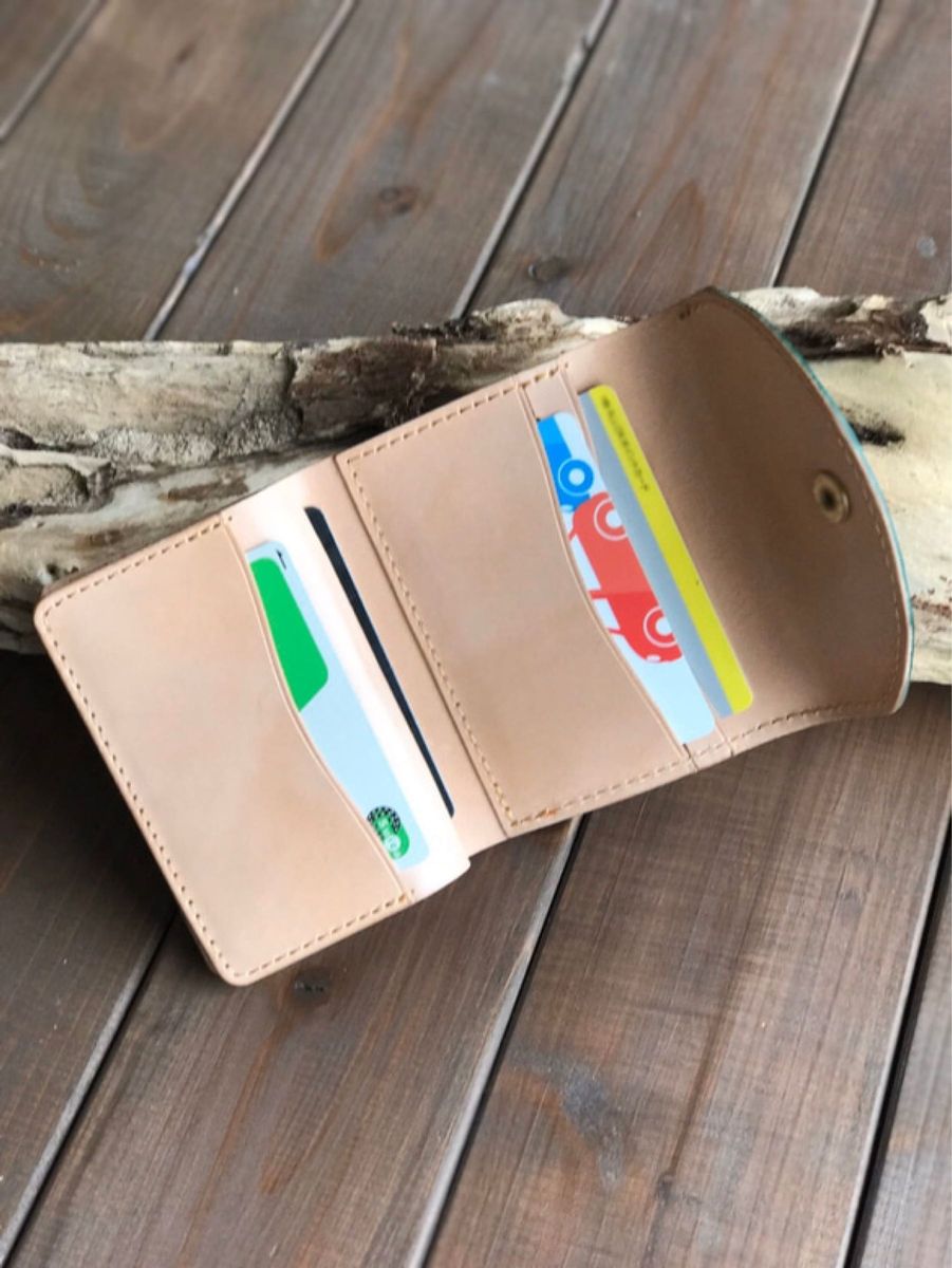 ターコイズグリーン色の三つ折り財布 送料無料 名入れ可 ミニ財布 本革 コインケース ハンドメイド 革 レザー