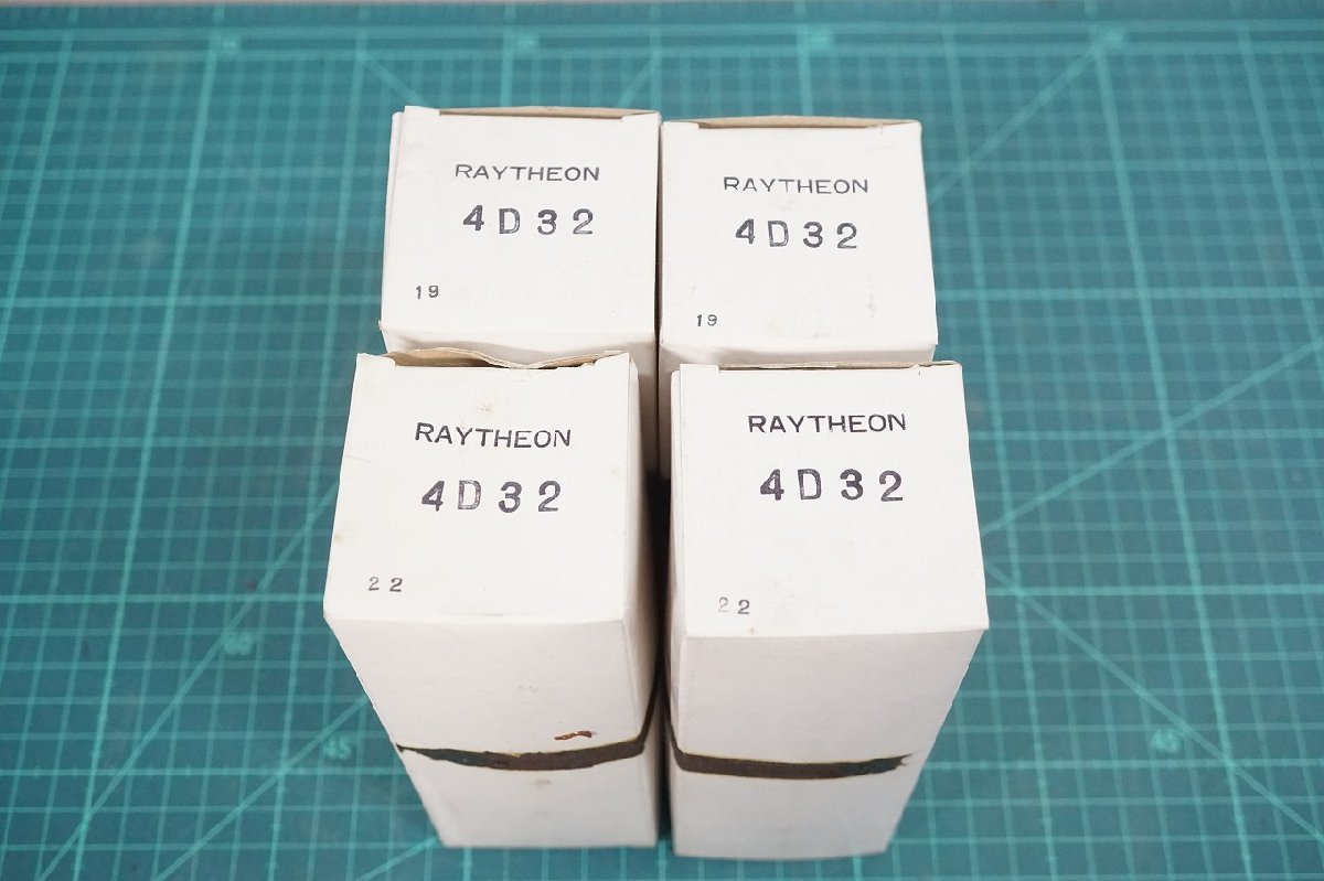 [NZ] [S549760] RAYTHEON レイセオン USAF-4D32 真空管 4本セット 白箱付き_画像9