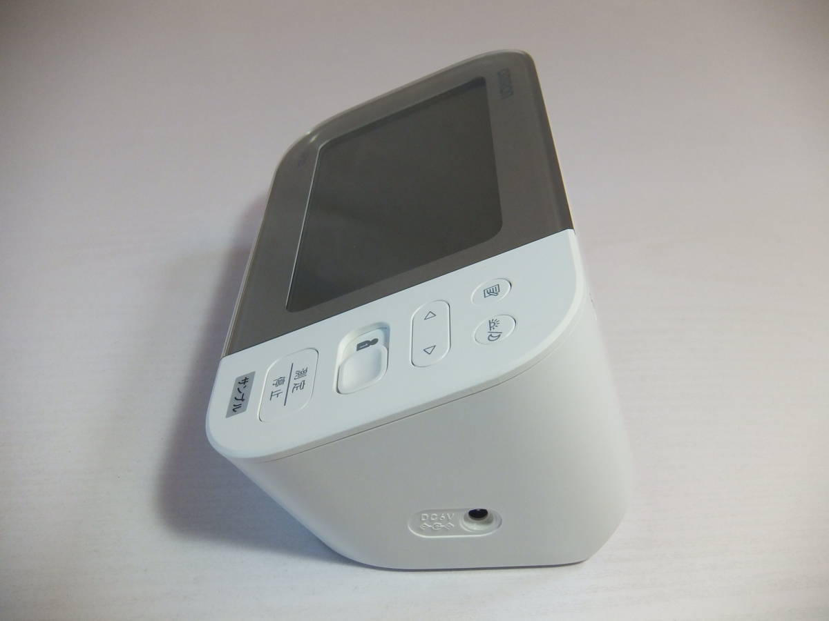 展示品★OMRON オムロン★上腕式 血圧計 HCR-750AT e-フィットカフ 簡単に比較 Bluetooth通信機能_画像4