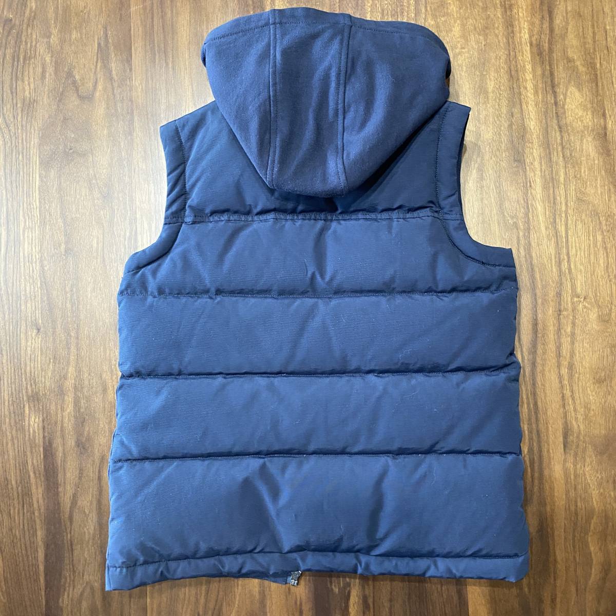 【中古品・美品】Armani Junior　ダウンベスト　フード付き　１０A　ネイビー_画像8