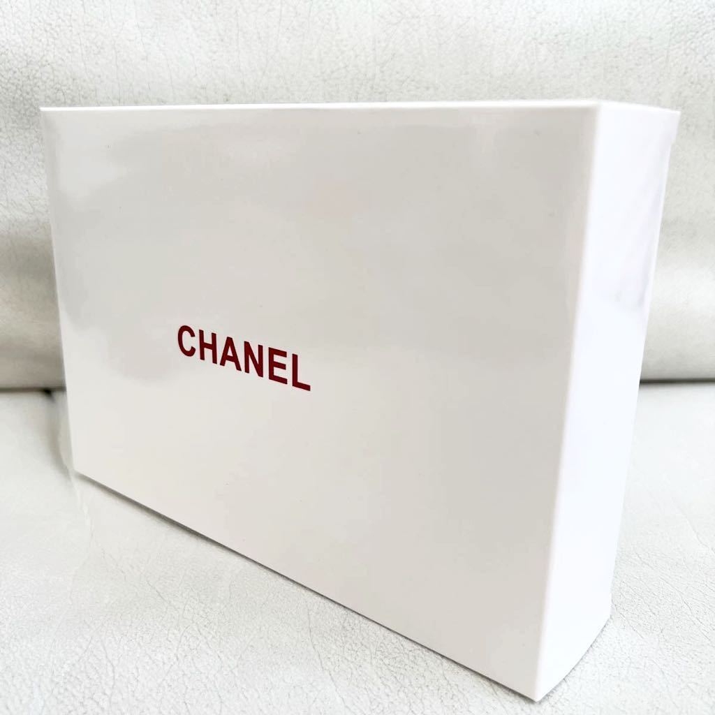 新品 未使用 シャネル CHANEL 小物入れ ロゴ クリスマス限定 レッド 化粧ポーチ ポーチ コスメ ノベルティ ブランド_画像6