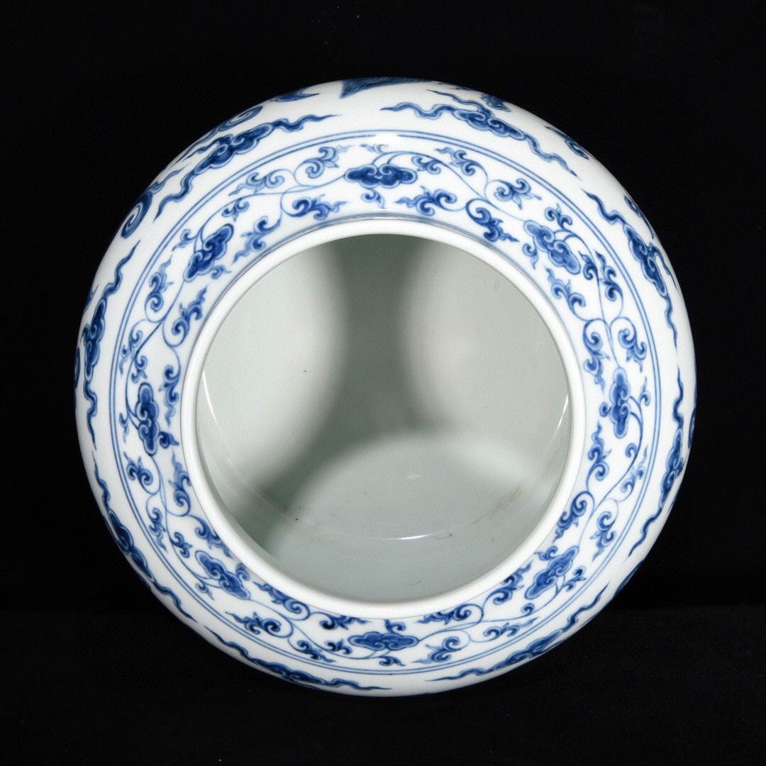 送料込】 【蔵友館蔵品・明・成化年製款・古陶瓷品・青花・龍紋罐
