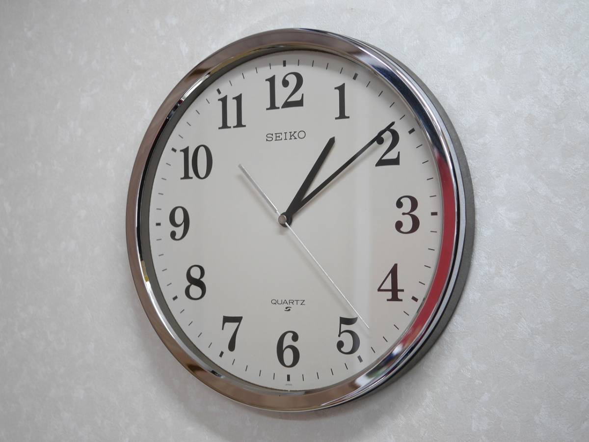 レトロ SEIKOSHA SEIKO QUARTZ セイコー 精工舎 日本製 電池式 掛け時計 丸時計 シンプル シルバー 直径35cm 学校 稼働品 電池付属の画像4