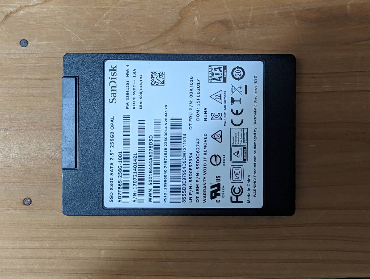 11101911【送料無料】【動作確認済み】　SanDisk 内蔵ハードディスク　SSD 256GB　_画像1
