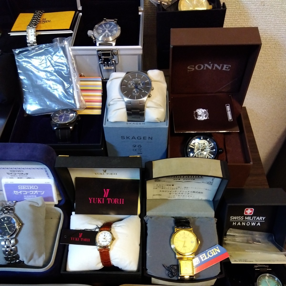 ケース入り腕時計まとめて GUCCI DIESEL FENDI GIVENCHY SEIKO CITTZEN ELGIN Yukiko Kimijima agnes-b mila Paulsmithなど合計36個_画像6