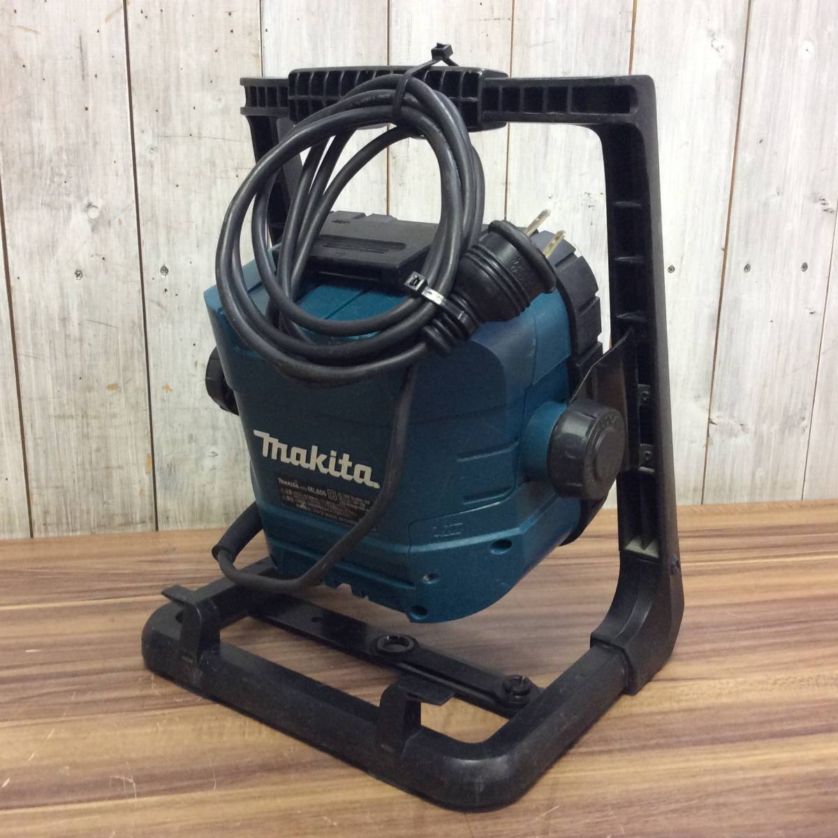 【TH-0229】中古品 makita マキタ LEDスタンドライト ML805_画像2