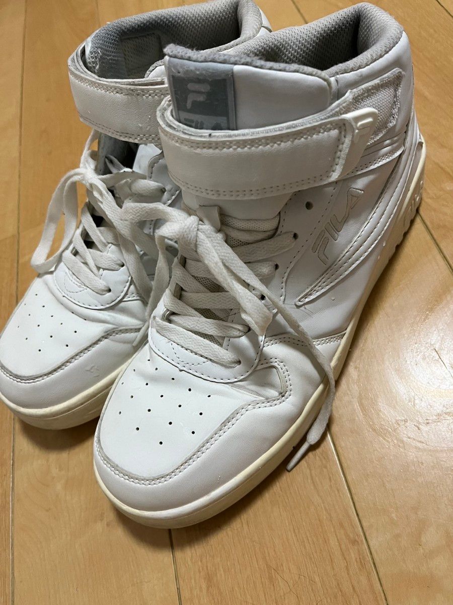 FILA ハイカットスニーカー