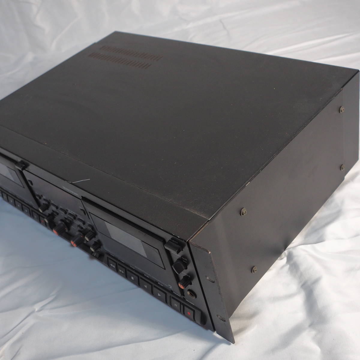 TASCAM DAT デッキ DA-302 ダブルカセットデッキ リモコン付き 高機能プロ業務用 オーディオ機器 100サイズ_画像4