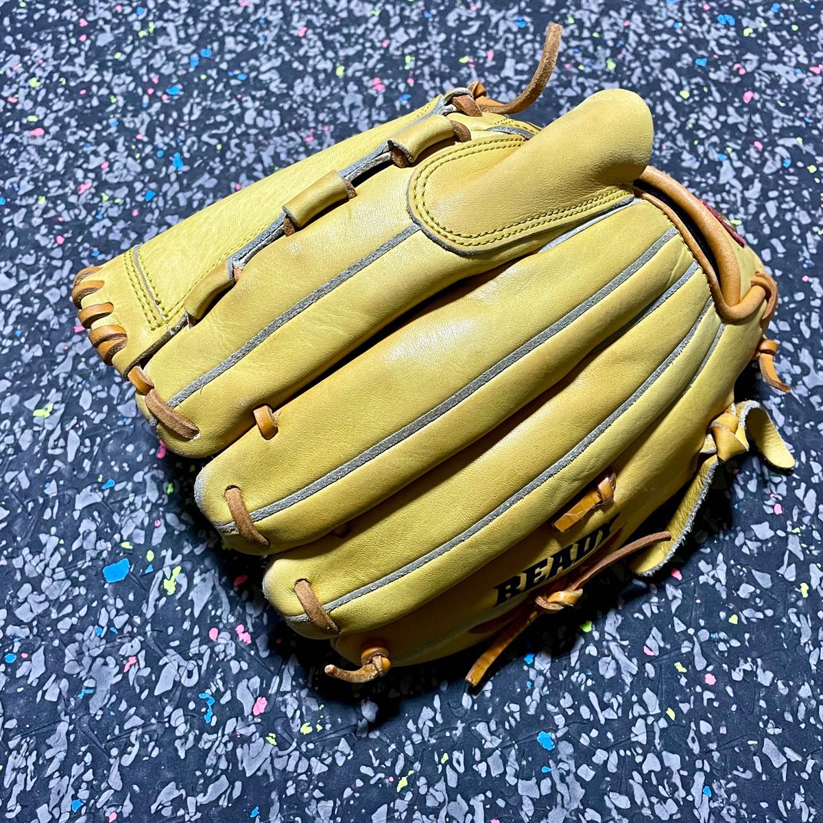 NIKE ナイキ READY MVP 軟式用 投手用 グローブ 金刺繍赤枠 NIKE ナイキ READY MVP 軟式用 投手用 グローブ 金刺繍赤枠
