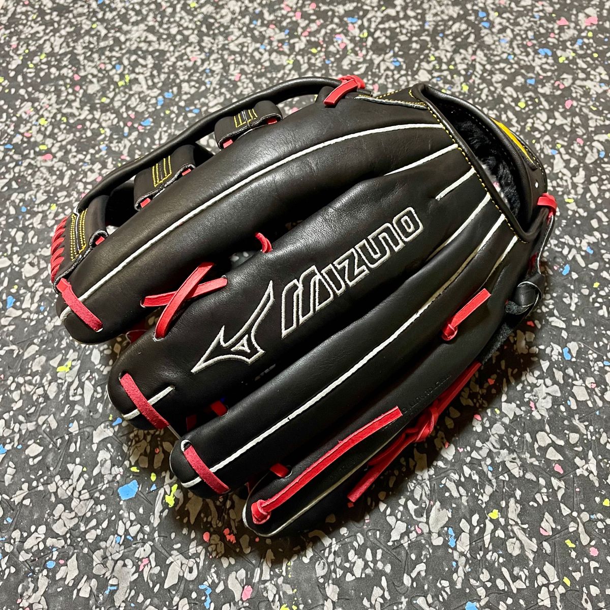 タグ付き 新品 ミズノ MIZUNO 台湾製 MVP 硬式用 外野手用 タグ付き 新品 ミズノ MIZUNO 台湾製 MVP 硬式用 外野手用