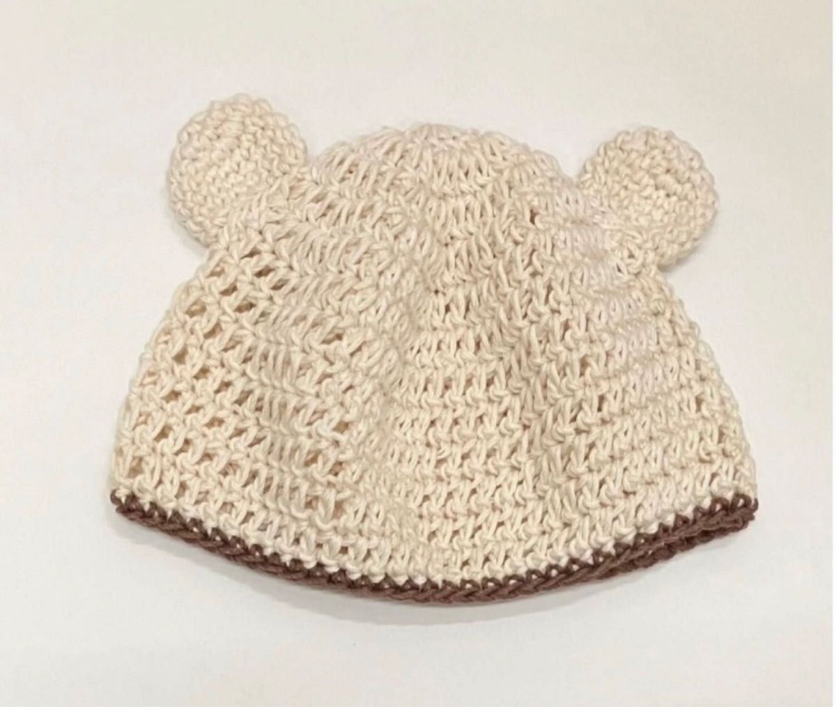 ハンドメイド　手編み　ベビー帽子 年中使える綿100 ニット帽 白 コットン ベビーサイズ