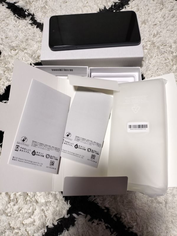 新古美品 Xiaomi Redmi Note10 JE XIG02 グラファイトグレー 未使用ケース付き au 動作確認済 SIMフリー 一括購入 利用制限無し スマホ本体_画像5