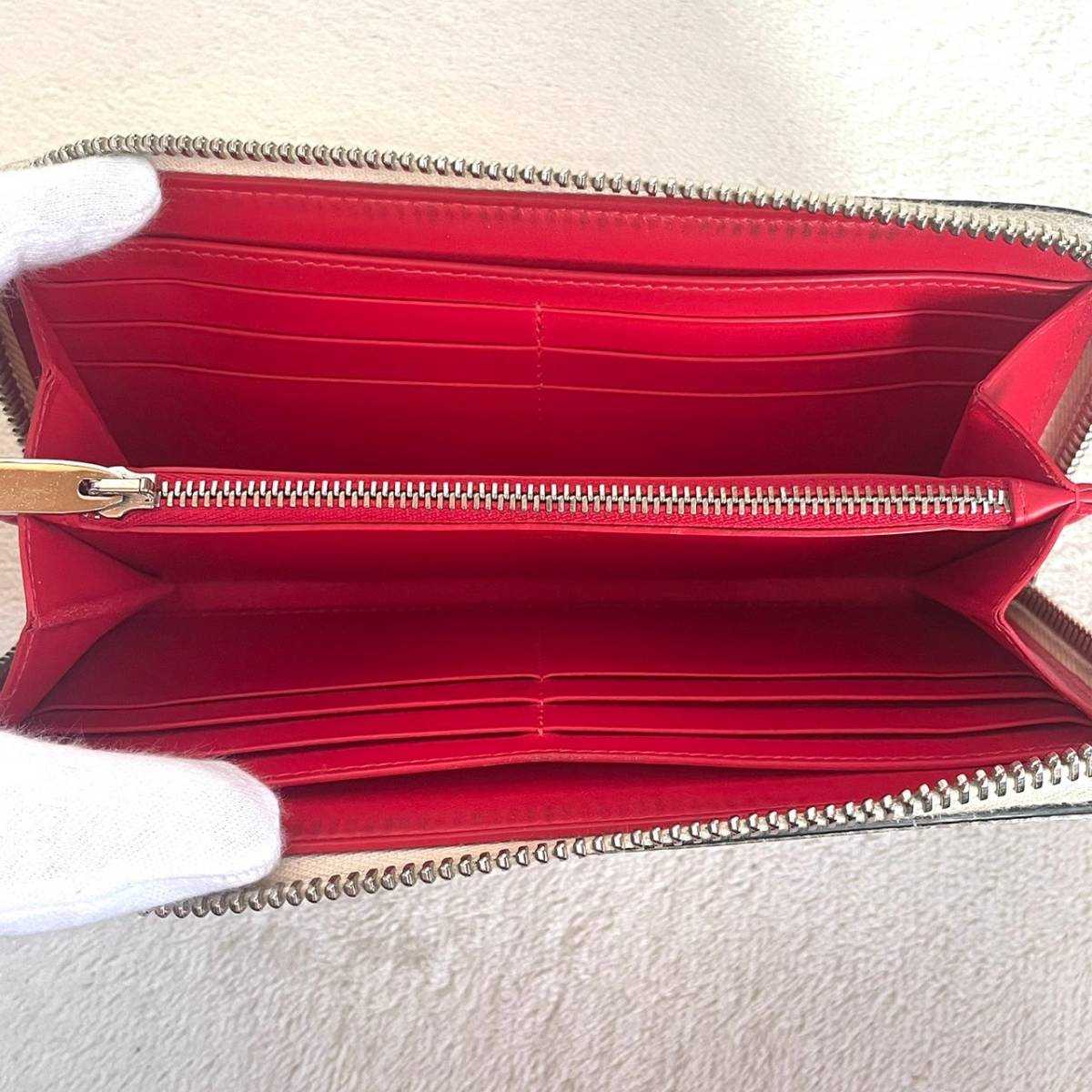 箱付き クリスチャンルブタン Christian Louboutin 長財布 箱付き クリスチャンルブタン Christian Louboutin 長財布