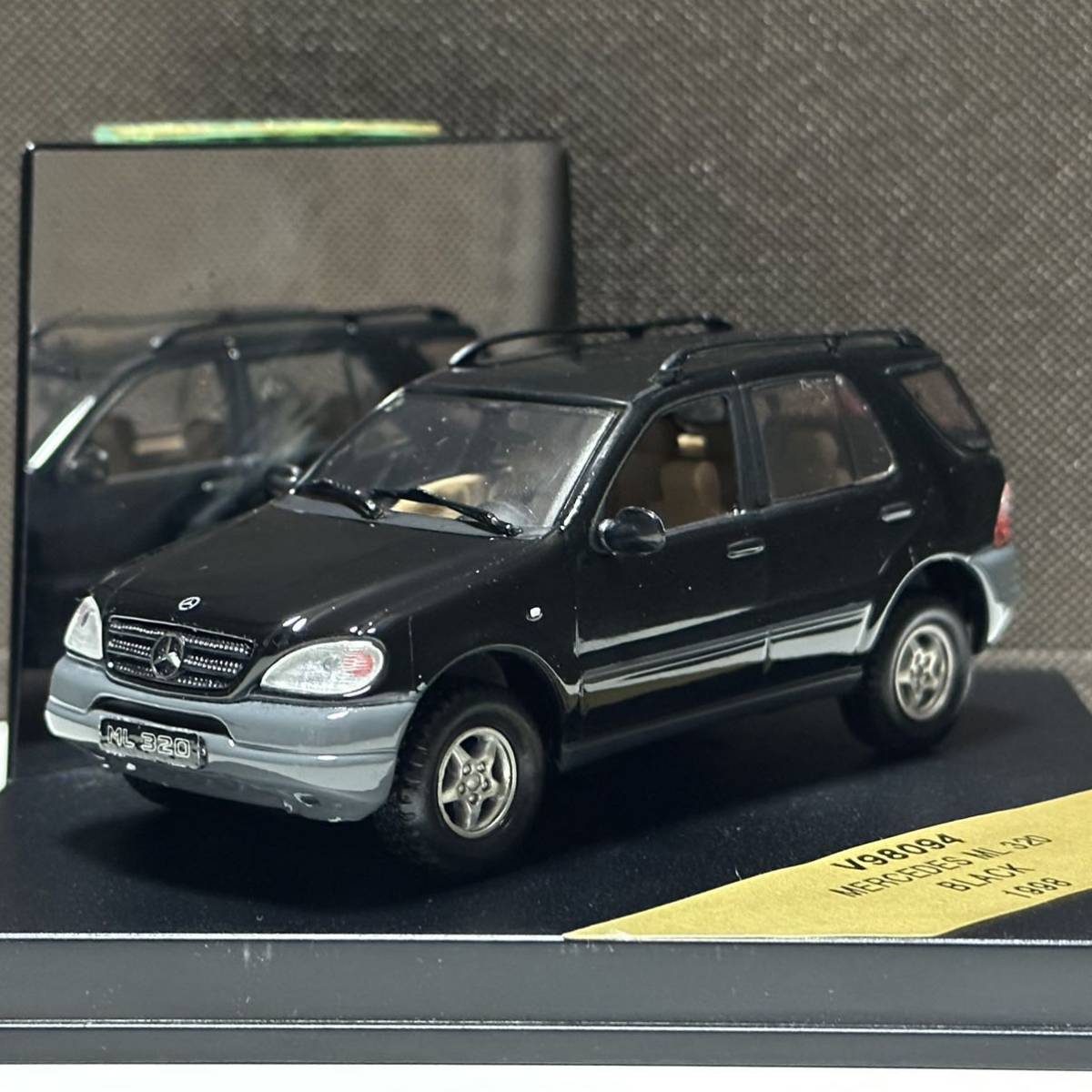 1/43 ビテス メルセデス ベンツ ML 320 ケース付 VITESSE skid Mercedes benz M mクラス 1998 ミニカー ブラック_クリアケース付き