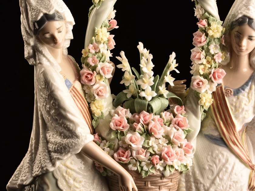【流】LLADRO リヤドロ フィギュリン 特大陶人形「献花」高さ38cm TM912_画像2