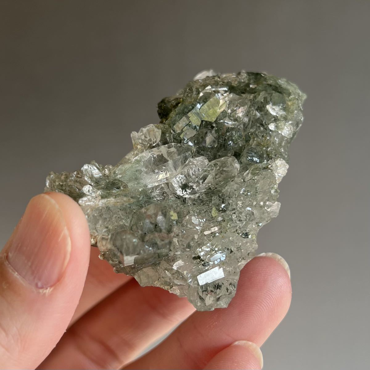 ヒマラヤ水晶　マニハール産　クローライト　クラスター　4 パワーストーン 鉱物 天然石