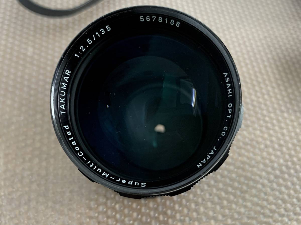 ☆11627 カメラ レンズ ASAHI Super-Multi-Coated TAKUMAR 1:2.5/135 PENTAX フード ケース付き☆_画像6