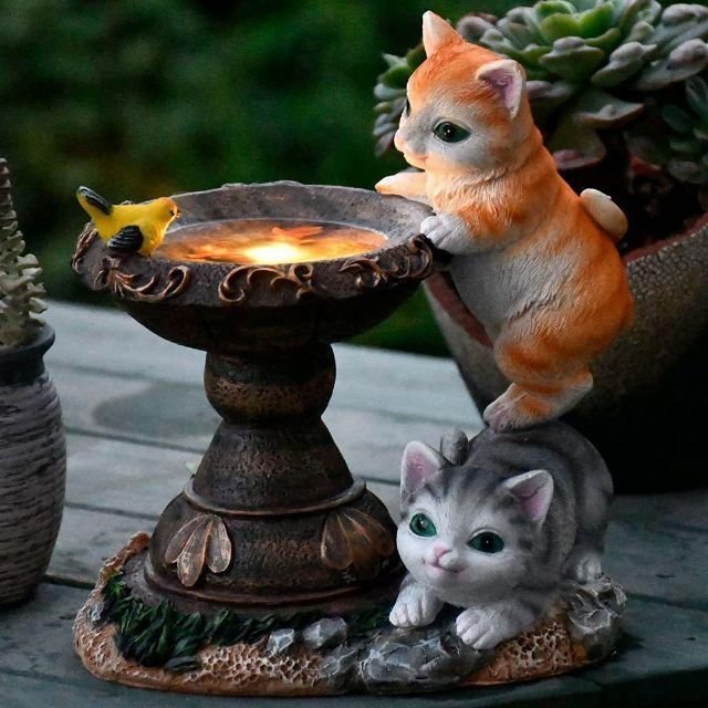かわいい2匹の猫 ガーデンライト ソーラーLEDライト 屋外 置物 ガーデンオーナメント 金魚 小鳥 オブジェ 防水 太陽光 北欧アンティーク_画像1