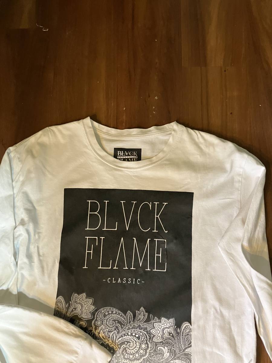 BLACK FLAME お洒落Ｔシャツ　サイドファスナー付きロゴプリント長袖ロンT 白 _画像6
