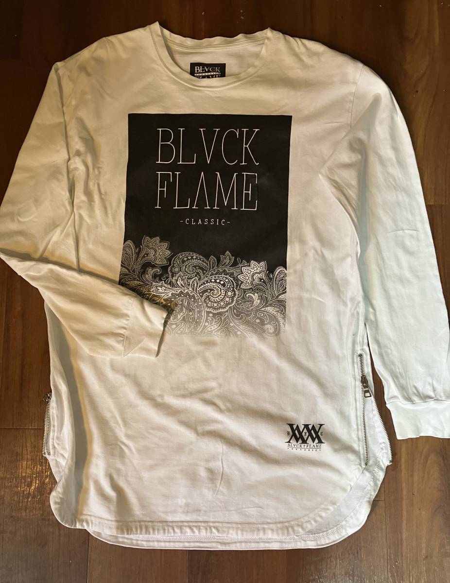 BLACK FLAME お洒落Ｔシャツ　サイドファスナー付きロゴプリント長袖ロンT 白 _画像4
