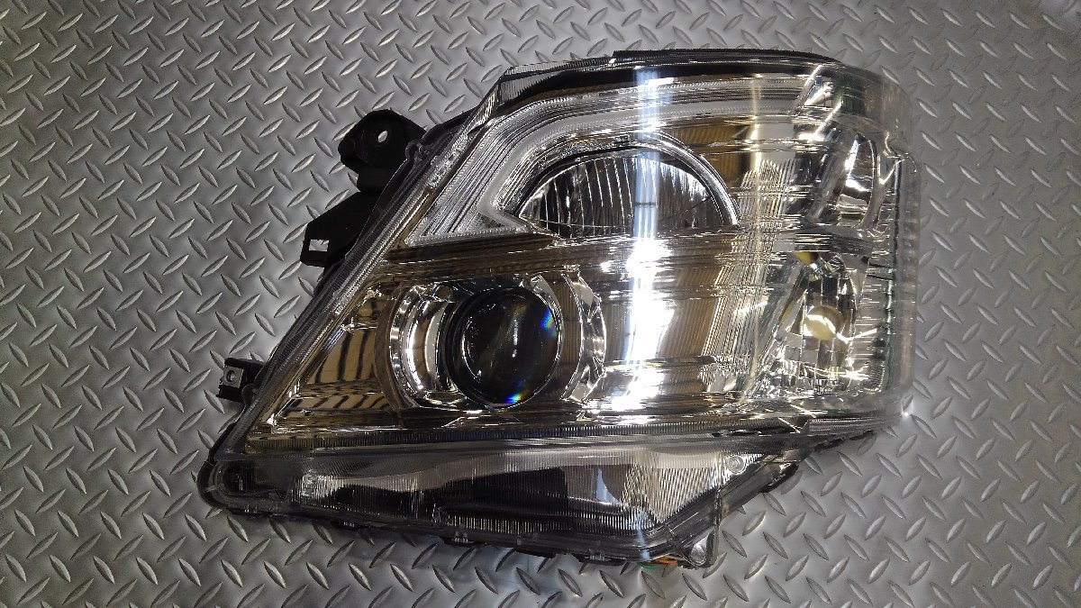 VR2E26 キャラバン EX 左ヘッドライト ICHIKOH 1948 LED-