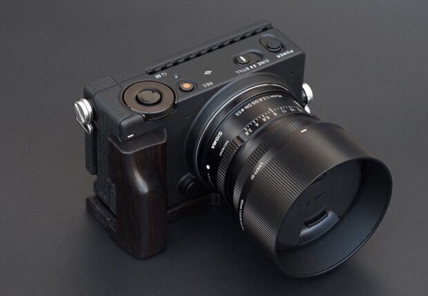 新品 SIGMA fp シグマ FP用ハンドグリップ(黒檀/エボニー 新品 SIGMA fp シグマ FP用ハンドグリップ(黒檀/エボニー