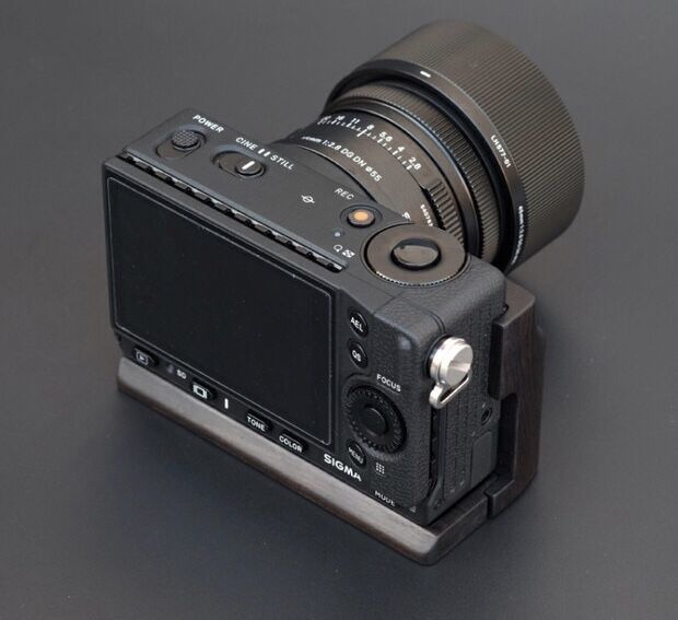 新品 SIGMA fp シグマ FP用ハンドグリップ(黒檀/エボニー 新品 SIGMA fp シグマ FP用ハンドグリップ(黒檀/エボニー
