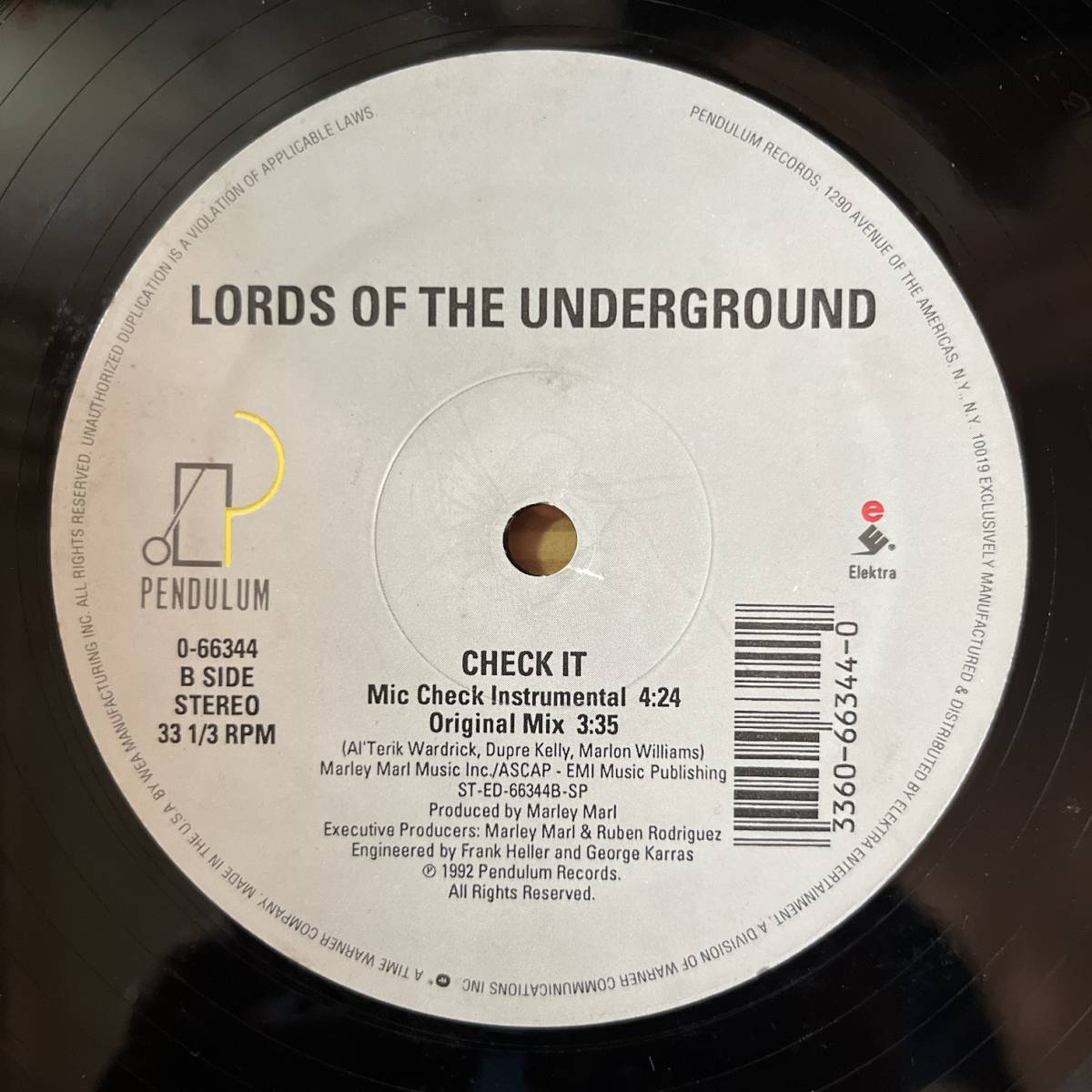 US盤　12” Lords Of The Underground Check It. 0-66344. SRC刻印　シュリンク、ステッカー_画像3