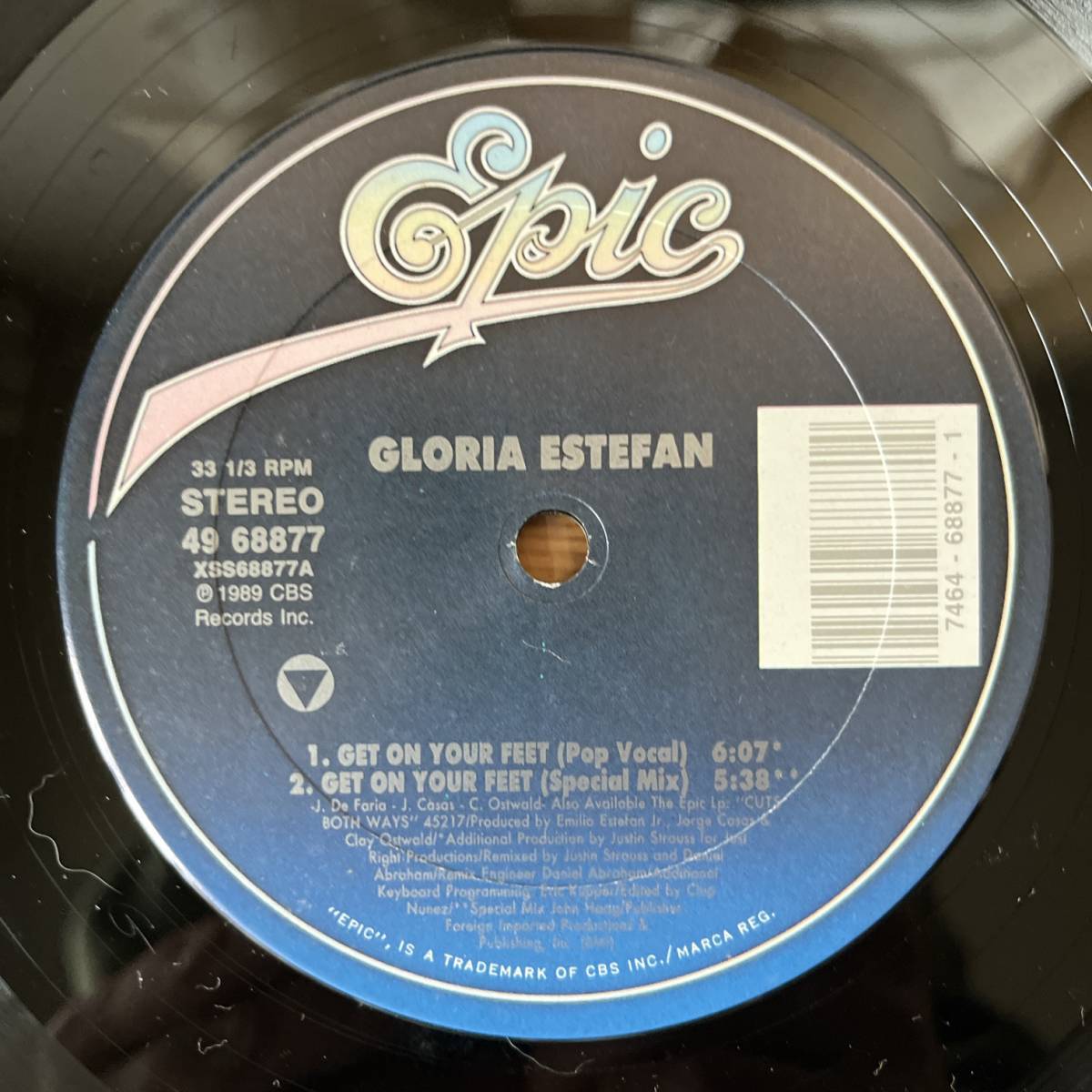 US盤　12”. Gloria Estefan Get On Your Feet (Special 12” Mixes). 49 68877. シュリンク、ステッカー_画像2