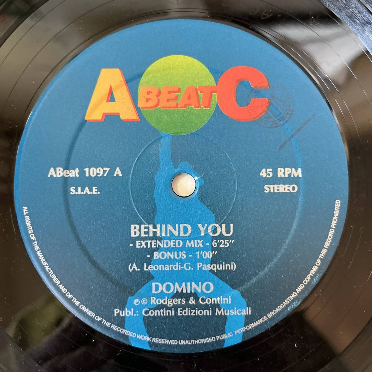イタリア盤　12” Domino (2) Behind You ABeat 1097_画像3