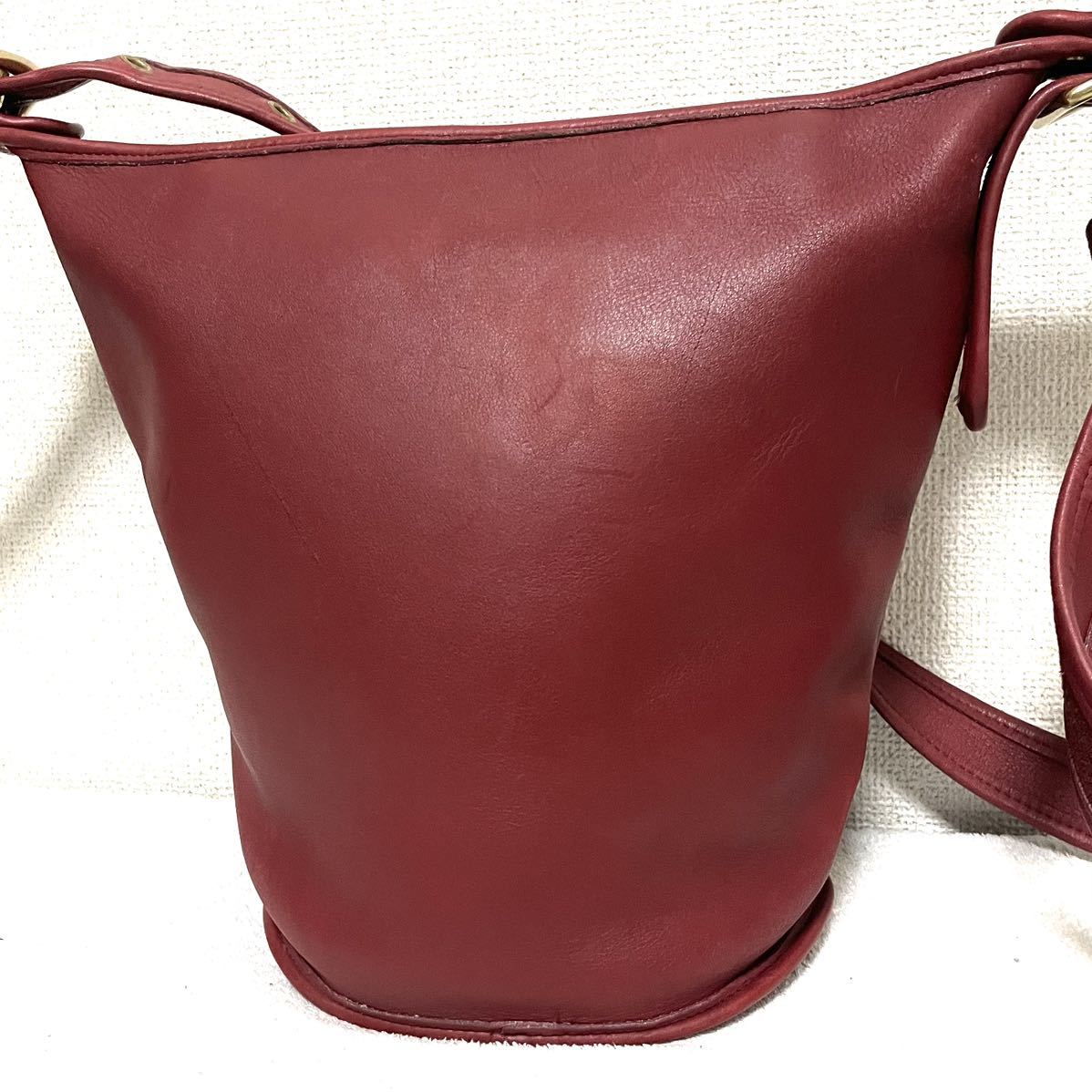 1円スタート！ 美品 COACH コーチ オールドコーチ オールレザー バケツ 型 ショルダーバッグ レッド系 斜めがけ クロスボディ 男女兼用_画像3