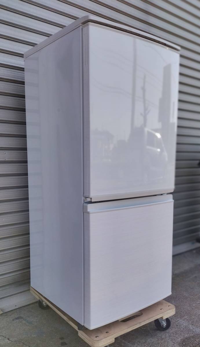 69【愛知店舗・清掃済】シャープ 冷凍冷蔵庫 137L つけかえどっちもドア 右開き/左開き 2ドア SJ-D14C-W 2017年製