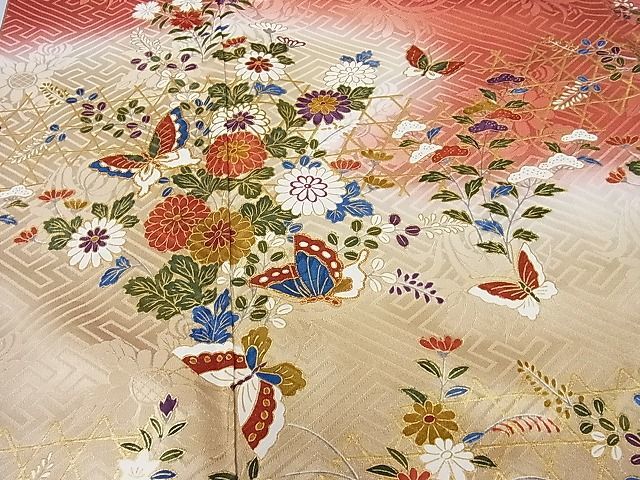 平和屋-こころ店■豪華振袖　駒刺繍　草花舞蝶文　暈し染め　金彩　着丈163cm　裄丈65cm　正絹　逸品　B-np9466_画像4