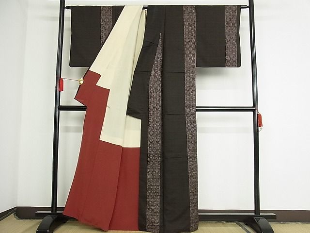 平和屋-こころ店■本場大島紬　龍郷絣　秋名バラ柄　着丈161.5cm　裄丈65.5cm　正絹　逸品　1B-np068_画像2