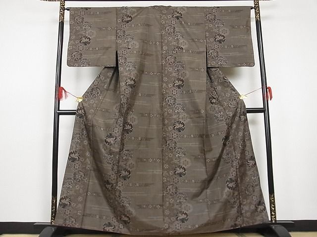 平和屋-こころ店■本場大島紬　9マルキ　雪輪花鳥文　着丈159cm　裄丈64cm　正絹　逸品　A-br6694_画像2