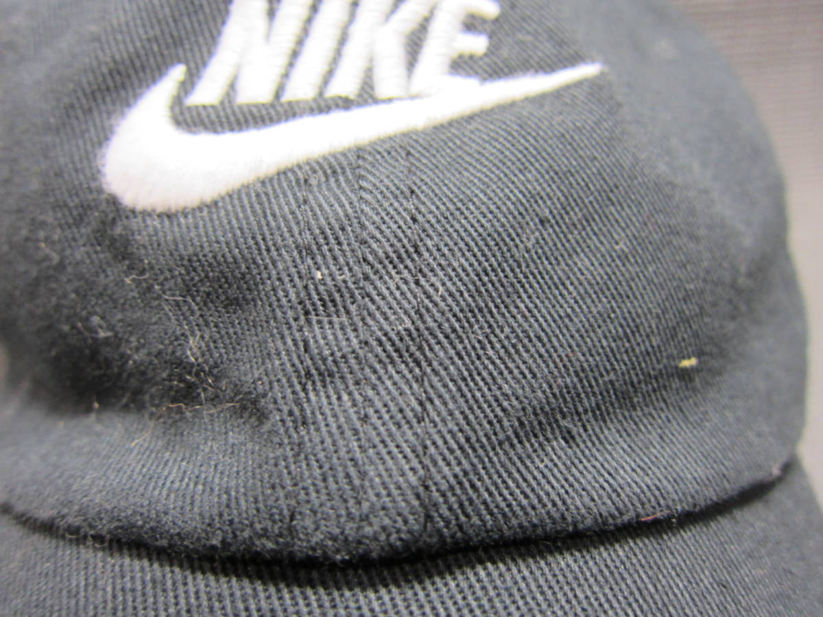 NIKE ナイキ　キャップ　帽子　黒　フリーサイズ　J2311A_ほこりがついています