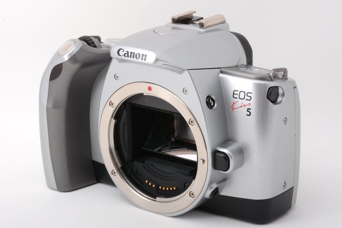 【概ね美品】Canon キヤノン EOS Kiss 5 35mm AF一眼レフカメラ + Canon ZOOM LENS EF 80-200mm F4.5-5.6 USM レンズセット #3612_画像2