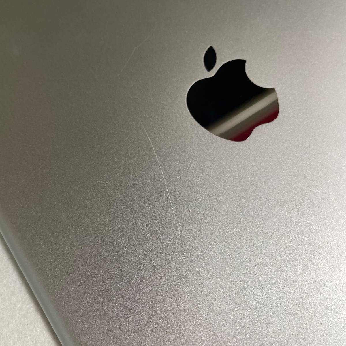 【中古/SIMフリー】iPad 第5世代 32GB Wi-Fi＋Cellular［MP1L2J/A］シルバー★判定〇/バッテリー96％★　11061N_画像6