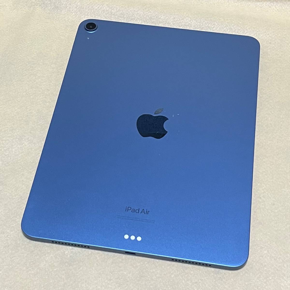 【中古】iPad Air 第5世代 64GB Wi-Fiモデル［3M9E3J/A］ブルー★デモ機/バッテリー92％★　11133_画像1