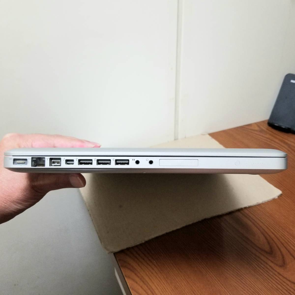 超美品 Macbook Pro 17インチ 2011 A1297 Core i7-2720QM/16GB