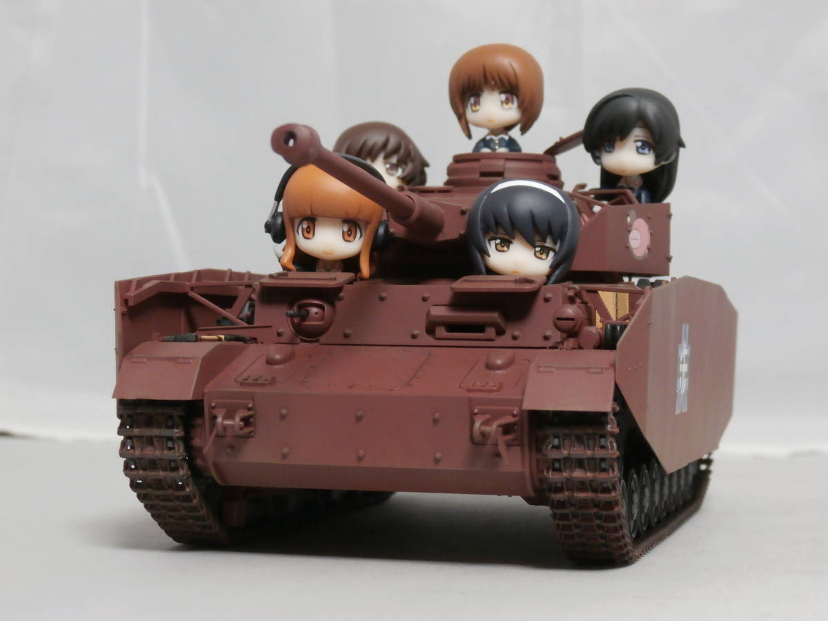 [模型完成品]タミヤ 1/35 ドイツ Ⅳ号戦車H型 ガールズ＆パンツァー 大洗女子学園 あんこうチーム仕様　あんこうチームセット付_画像9