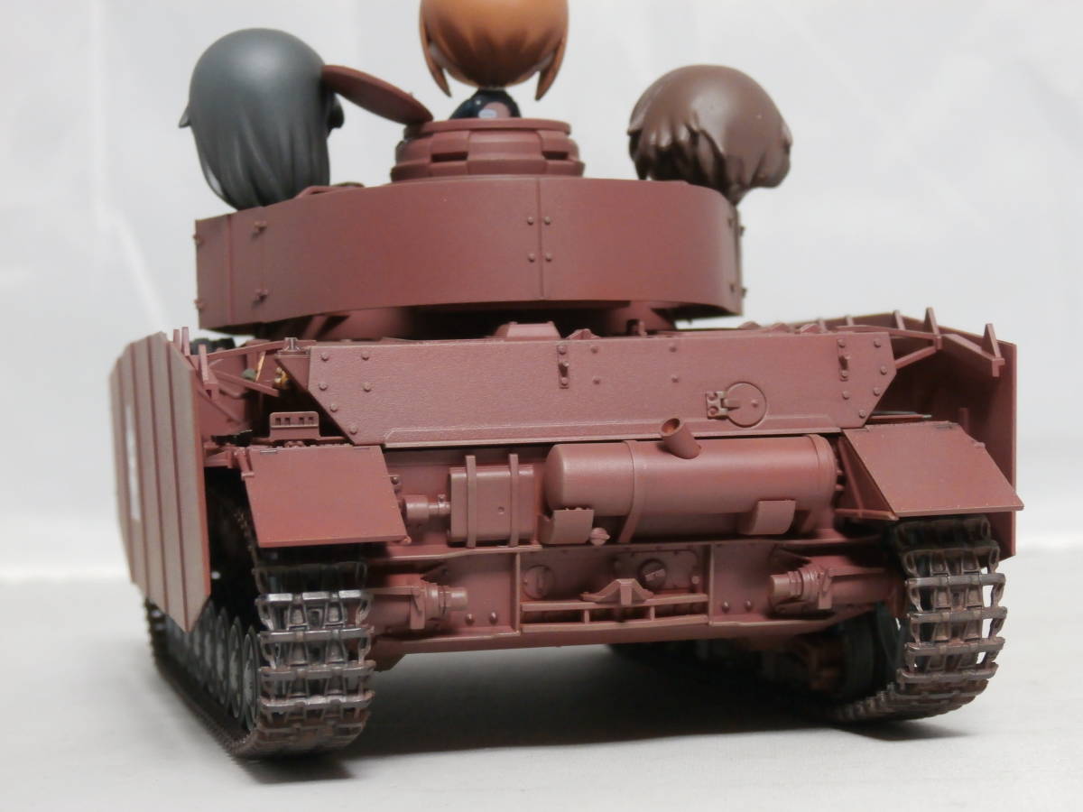 [模型完成品]タミヤ 1/35 ドイツ Ⅳ号戦車H型 ガールズ＆パンツァー 大洗女子学園 あんこうチーム仕様　あんこうチームセット付_画像10