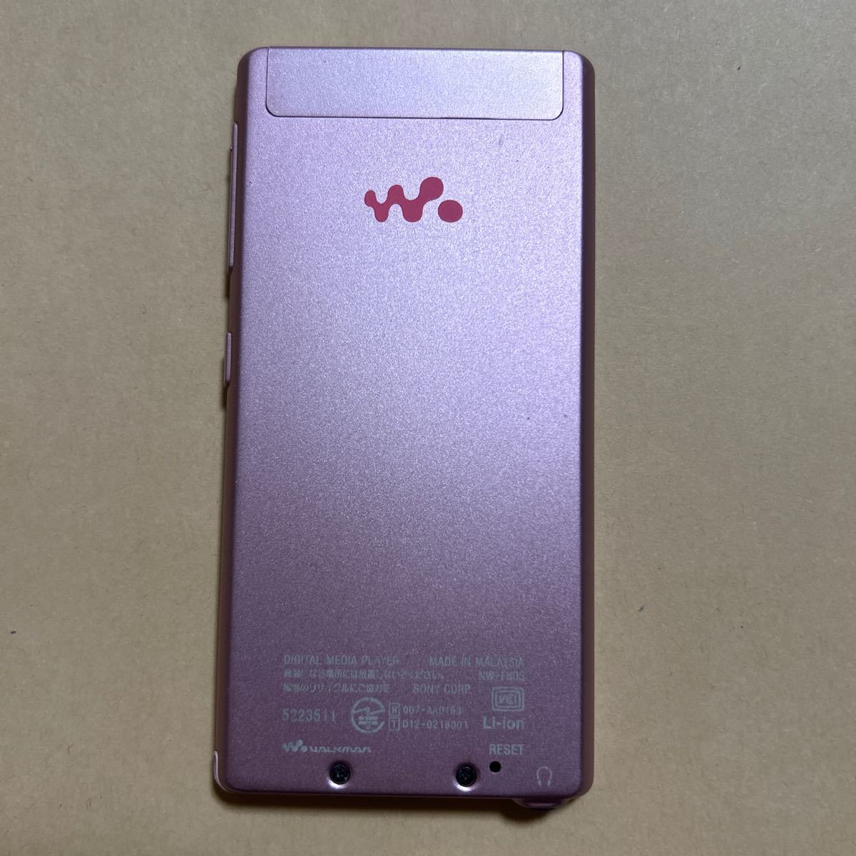 クリーニング済 SONY ソニー ウォークマン 16GB NW-F805 Bluetooth ノイズキャンセリングイヤホン対応 WALKMAN 音楽プレーヤー_画像2
