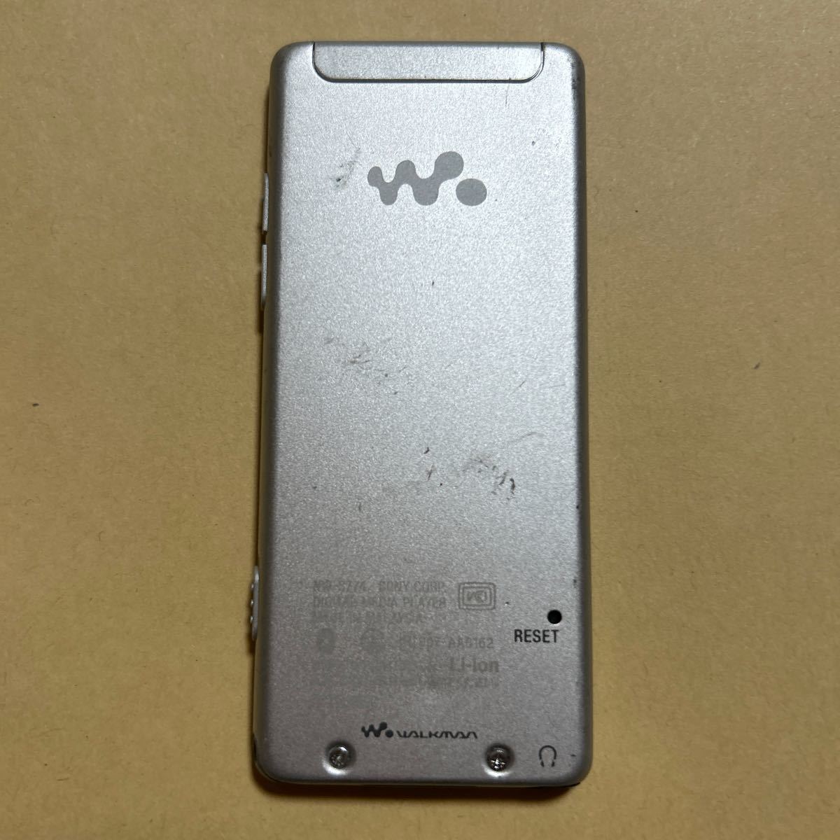 クリーニング済 SONY ソニー ウォークマン 8GB NW-S774 Bluetooth ノイズキャンセリングイヤホン対応 WALKMAN 音楽プレーヤー ミュージック_画像2